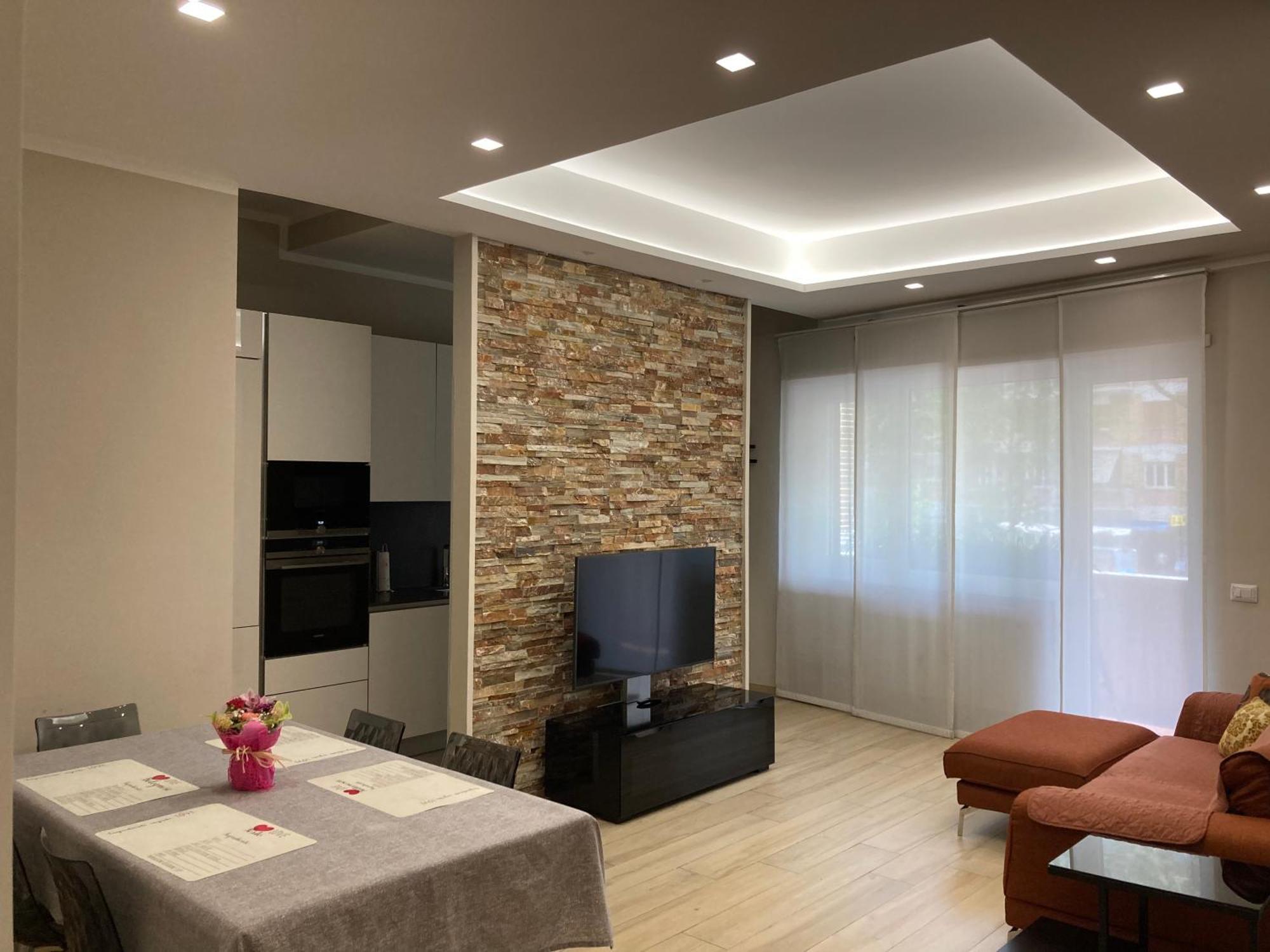 Cami Luxury Flat Rom